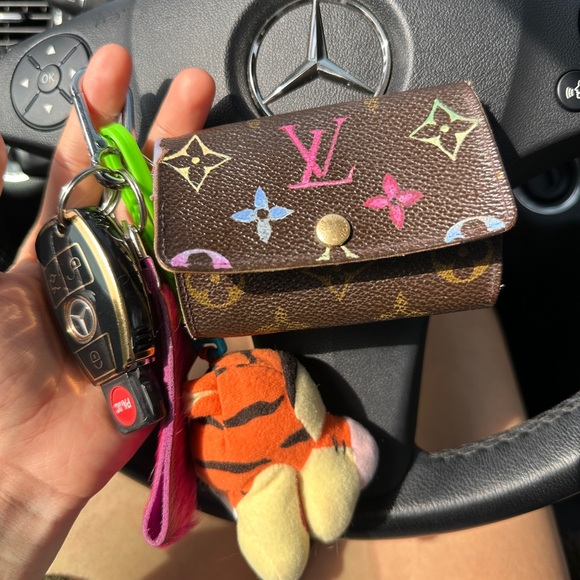 Louis Vuitton Accessories - 🍒✨Louis Vuitton Brown Key Holder✨🍒